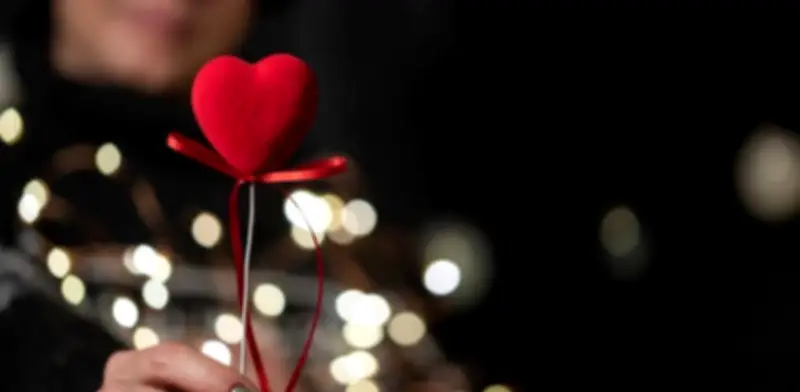 50 frases románticas para celebrar San Valentín 2026 en redes sociales