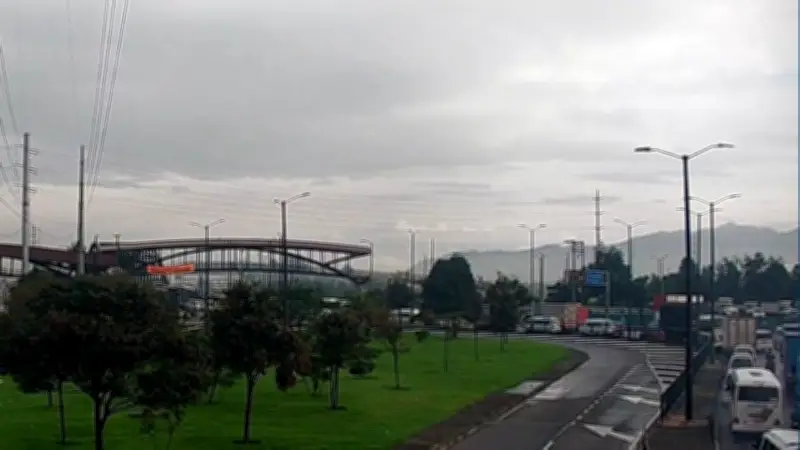 Accidente fatal en calle 80 de Bogotá causa enorme trancón este viernes 13 de febrero