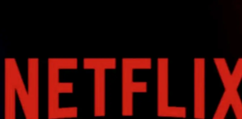 Acciones de Netflix se disparan 14% tras retirarse de compra de Warner Bros. Discovery