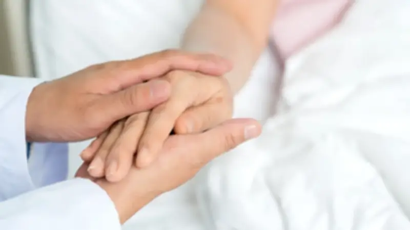 Actriz de Disney Christy Carlson Romano revela resultado positivo en prueba de cáncer