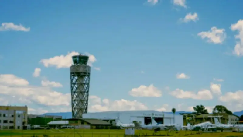 Aerocivil asegura que no fue informada sobre avión de American con impactos de bala