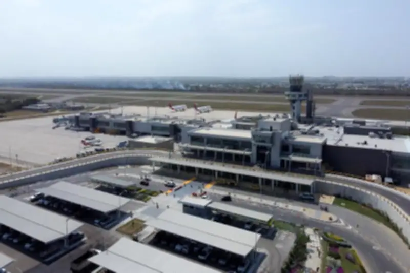 Alcalde Char critica demoras en obras del aeropuerto de Barranquilla y propone administración compartida
