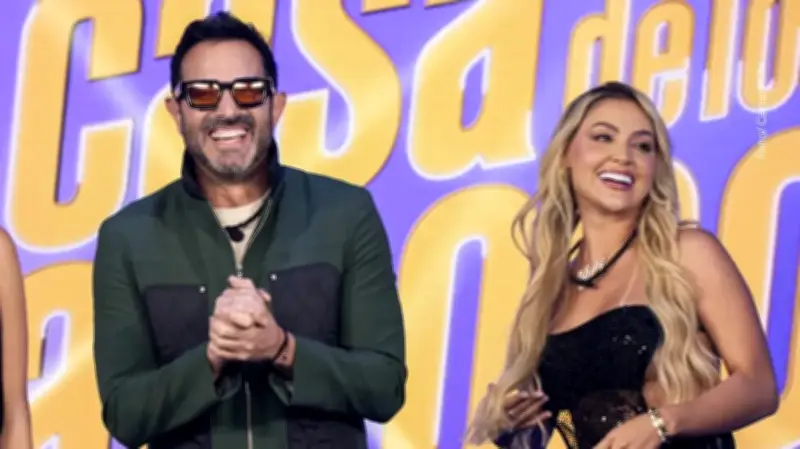 Alejandro Estrada y Yuli Ruiz sellan su romance con beso apasionado en LCDLF Colombia