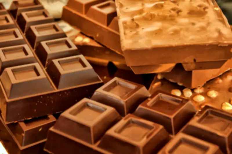 Alerta por alza de precios: chocolatina Jet podría volver a costar $1.300 por impuesto de Petro