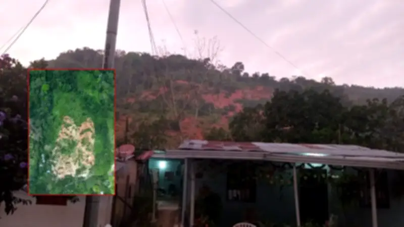 Alerta por deslizamiento que amenaza con destruir viviendas en Rionegro, Santander