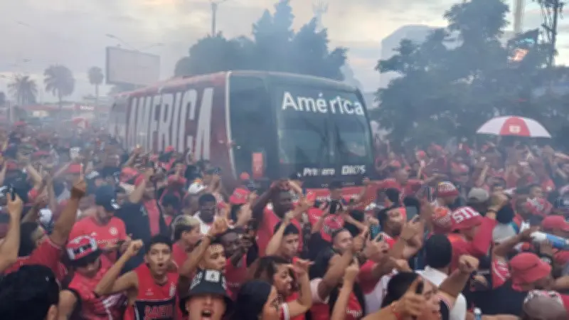 América de Cali vs. Santa Fe: Multitudinaria llegada 'escarlata' al Pascual Guerrero para fecha 6 de Liga BetPlay