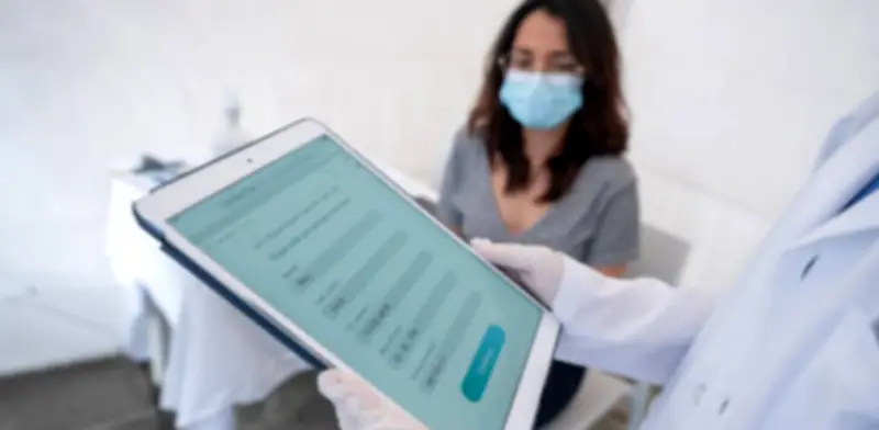 Análisis académico propone ajustar incentivos y más recursos para reformar salud colombiana