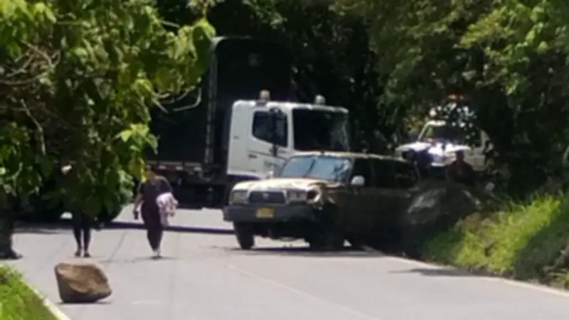 Asalto con explosivos a carro de valores en Cauca deja un muerto y moviliza a la fuerza pública