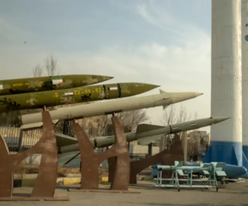 Ataques con misiles iraníes ponen a prueba reservas de interceptores estadounidenses