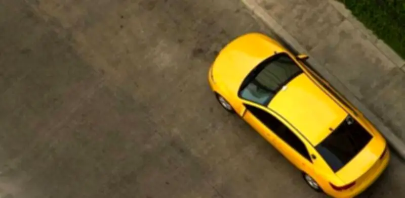 Aumentan víctimas del taxista del 'cambiazo' de tarjetas en Bogotá: denuncian pérdidas millonarias