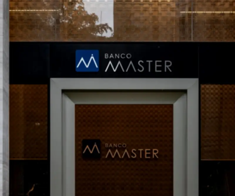 Autoridades brasileñas rastrean arte y propiedades de lujo en Florida por fraude de Daniel Vorcaro