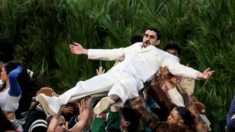 Bad Bunny aterriza en Argentina con gira mundial tras histórico Grammy y polémico Super Bowl