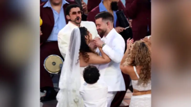 Bad Bunny confirma que boda en su show del Super Bowl fue real y auténtica