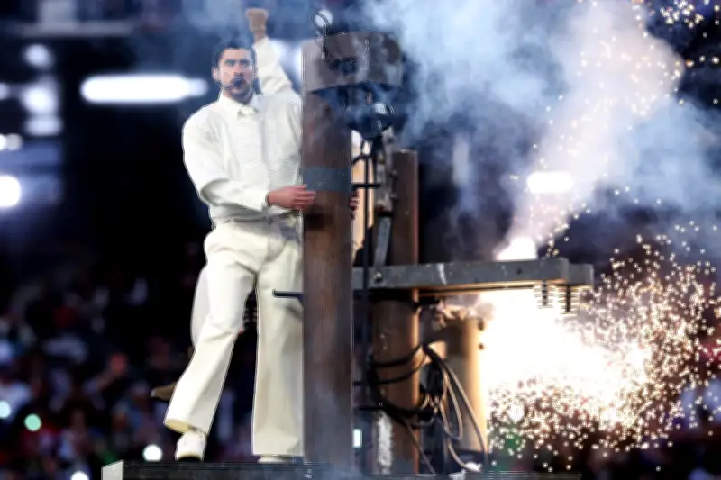 Bad Bunny: El Fenómeno Global que Domina la Música con Récords y Premios