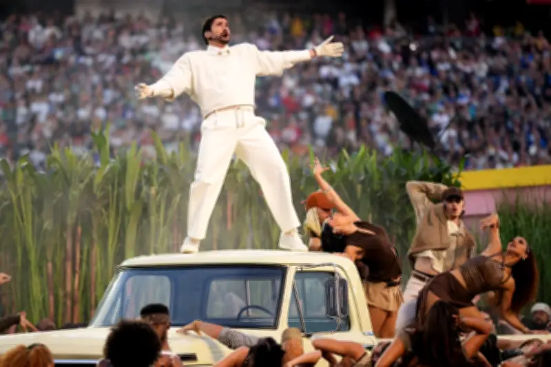 Bad Bunny envía mensaje de amor en el Super Bowl 2026 y hace historia con show en español