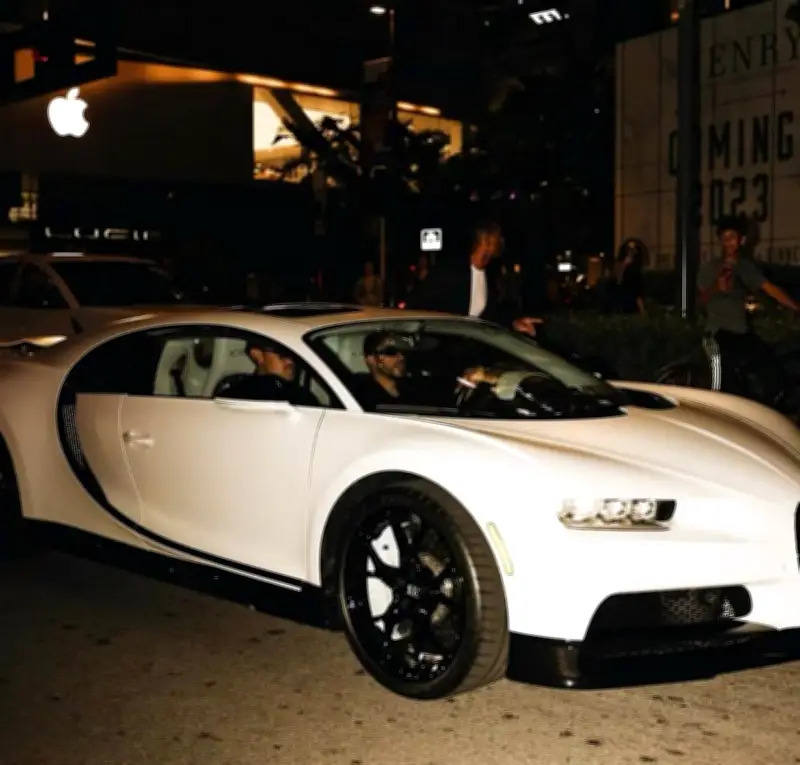 Bad Bunny revela su colección de autos: personalidad y memoria sobre lujo ostentoso