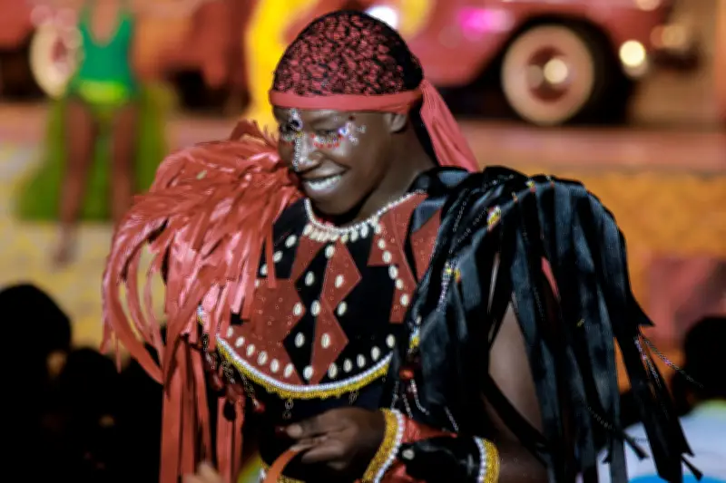 Bailarín caleño Camilo Zamora brilla como único colombiano en el Carnaval de Río 2026