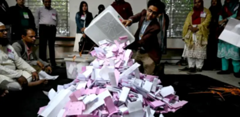 Bangladesh celebra elecciones tras protestas de la Generación Z que derrocaron gobierno