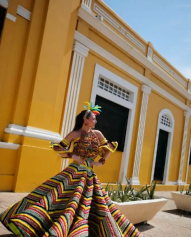 Barranquilla exhibe vestidos de fantasía de su reina del Carnaval 2026 en homenaje al talento local