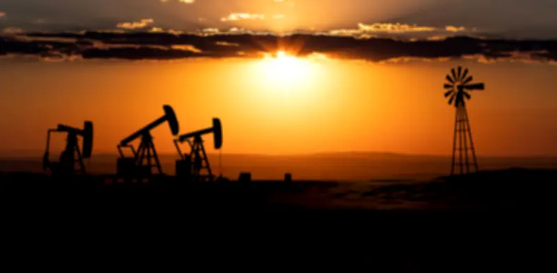 Barril de Brent alcanza máximo de 72,48 dólares, el precio más alto en siete meses