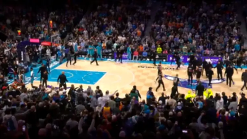 Batalla campal en la NBA: pelea multitudinaria empaña victoria de Pistons sobre Hornets