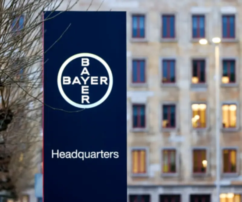 Bayer denuncia a Johnson & Johnson por publicidad engañosa en medicamentos contra cáncer de próstata