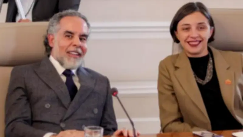 Benedetti firma convocatoria para Asamblea Constituyente y reaviva debate político en Colombia