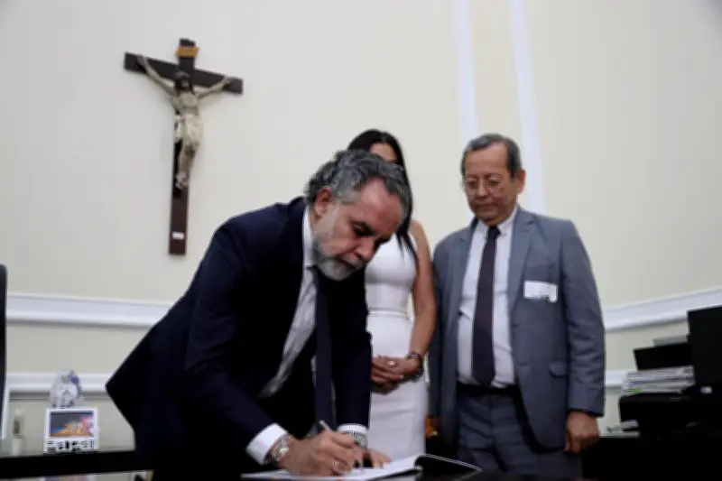 Benedetti radica proyecto para reformar Asambleas Departamentales y defiende decreto de emergencia