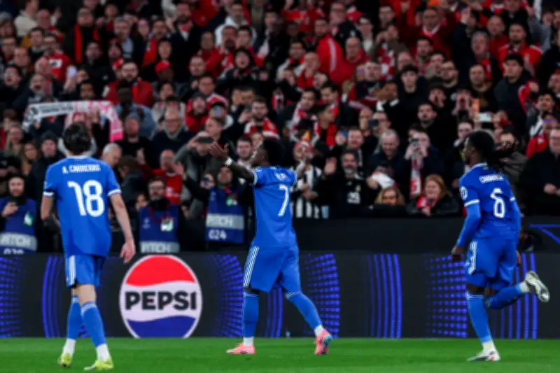 Benfica busca identificar a hinchas por insultos racistas contra Vinícius en partido de Champions