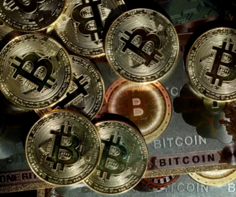 Bitcoin se desploma bajo los US$65.000 por incertidumbre de aranceles de EE.UU.