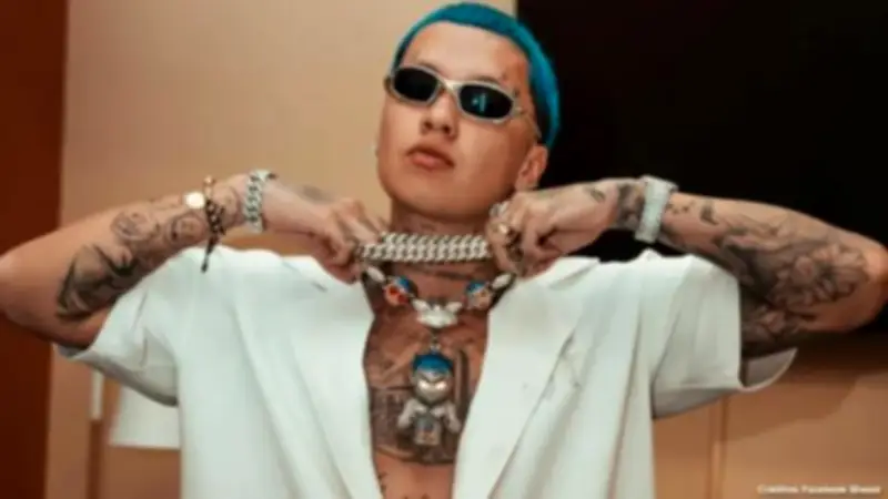 Blessd niega infidelidad tras filtración de chats íntimos durante embarazo de su pareja