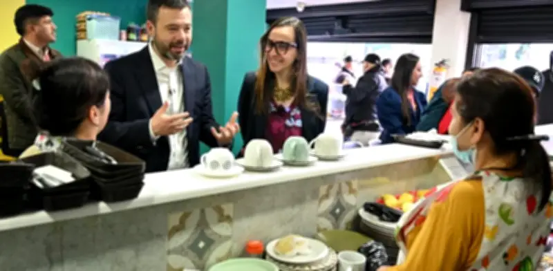 Bogotá activa plan de emergencia para proteger empleo formal tras aumento del salario mínimo