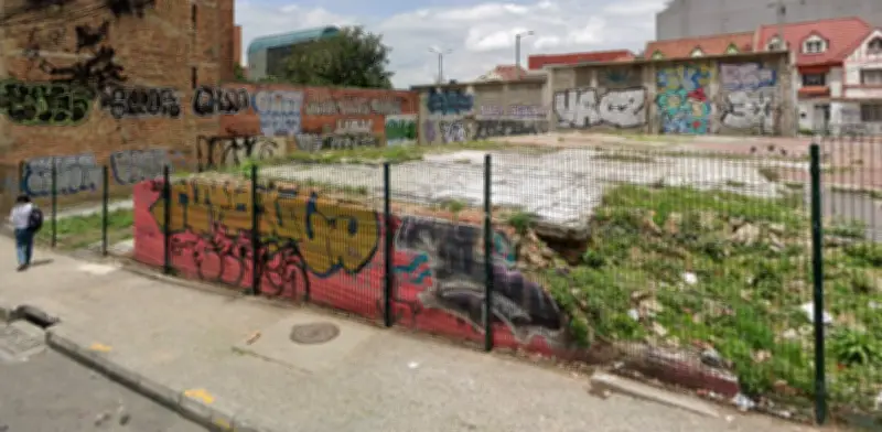 Bogotá autoriza uso comercial temporal de 21 predios en carrera séptima antes del corredor vial