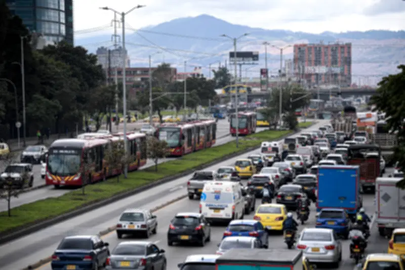 Bogotá enfrenta caos vial por obras y cierre en Autopista Norte por fuga de gas