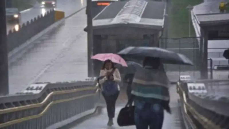 Bogotá enfrenta jornada invernal con lluvias dispersas y sensación térmica fría