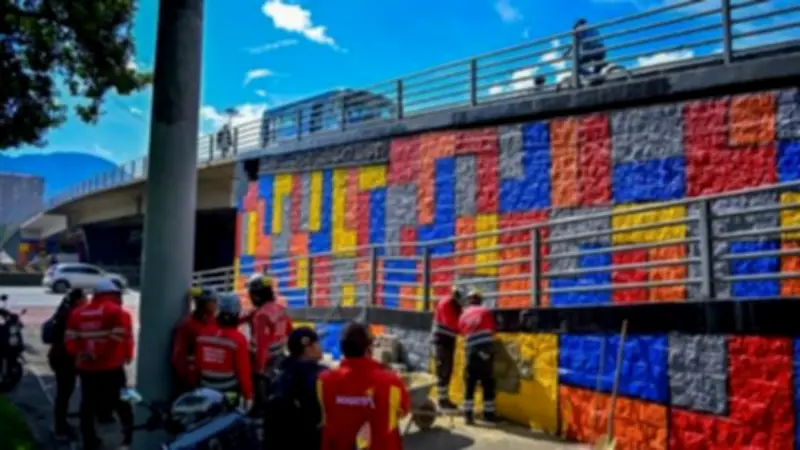 Bogotá sella huecos en puente de NQS con calle 19 para combatir delincuencia