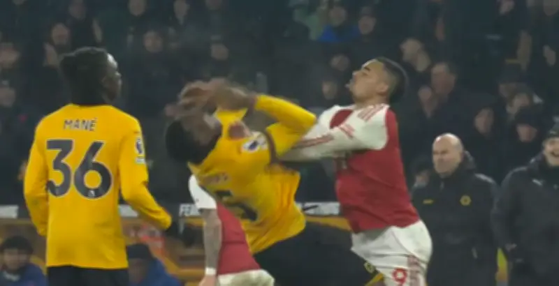 Bronca en la Premier: Gabriel Jesús empuja a Yerson Mosquera en final acalorado