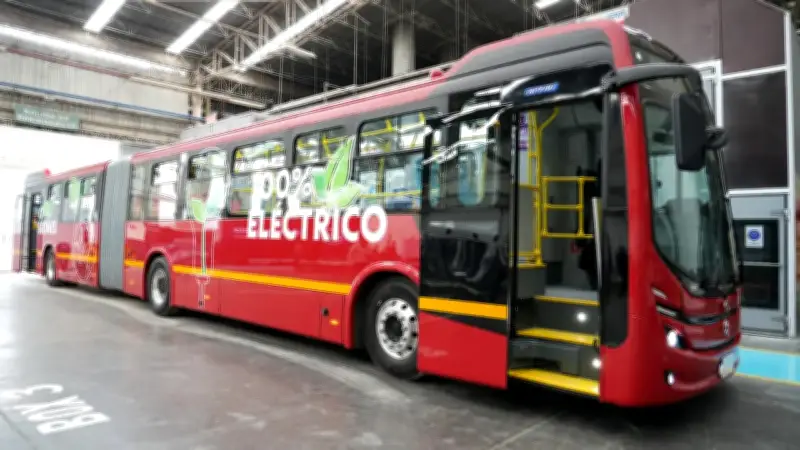 BYD desplegará su mayor flota de camiones y buses eléctricos ensamblados en Colombia para 2026