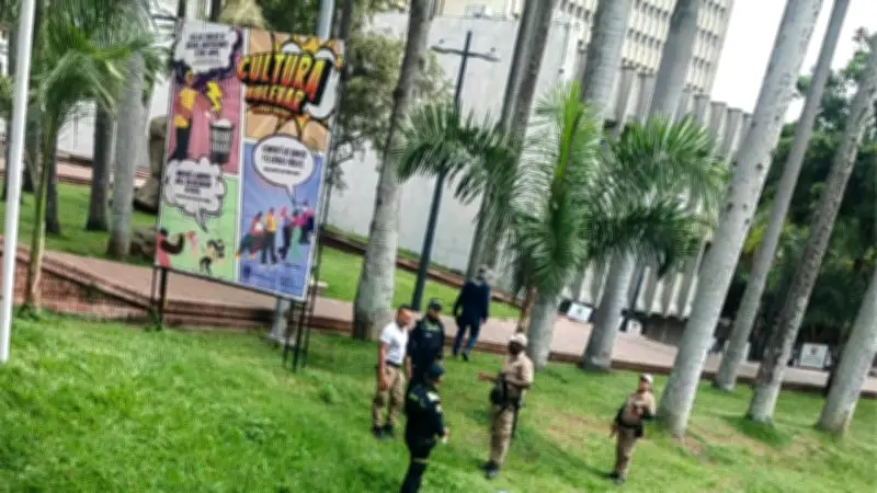 Cali en alerta: hallan cabeza humana en maletín frente a la Alcaldía, presunto mensaje de cárteles