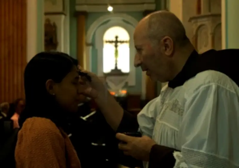 Cali inicia la Cuaresma con el Miércoles de Ceniza: fieles acuden a la Iglesia de San Francisco