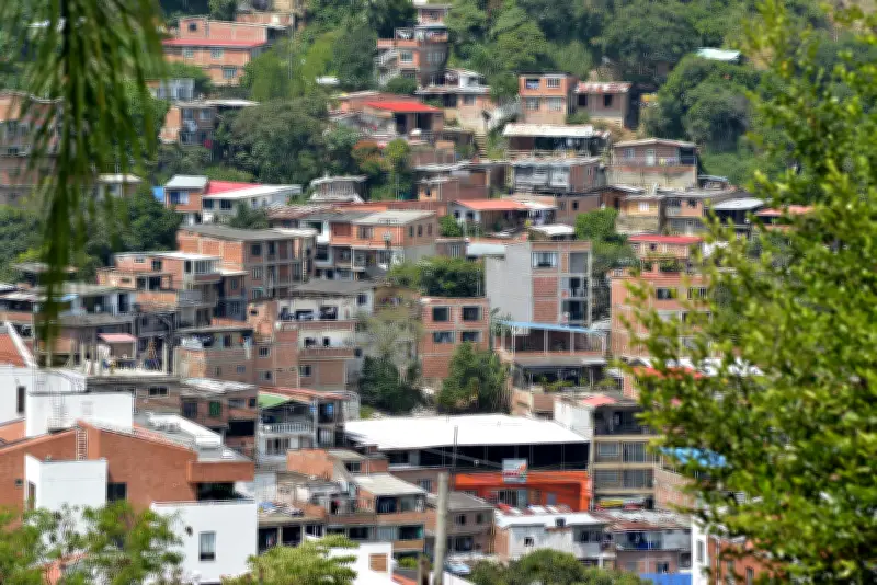 Cali legalizará 40 asentamientos informales para otorgar títulos de propiedad y servicios