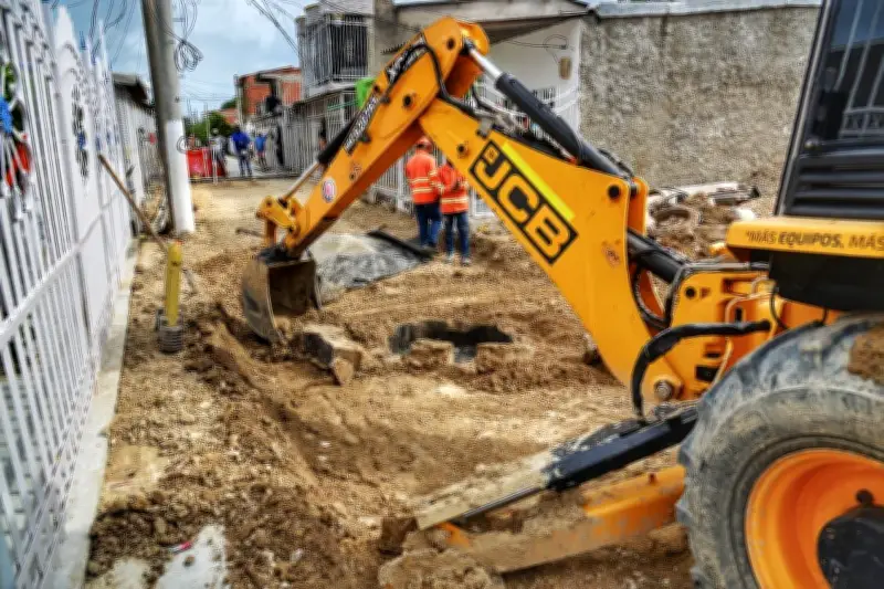 Calle 81 de Nuevo Paraíso en Cartagena recibe pavimentación tras 40 años de abandono