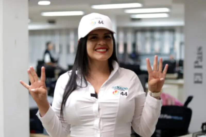 Candidata al Senado Andrea Romero defiende a trabajadores de plataformas y propone aplicación pública de transporte