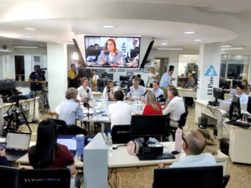 Candidatos de la Gran Consulta responden a caleños sobre huecos, seguridad y gasolina