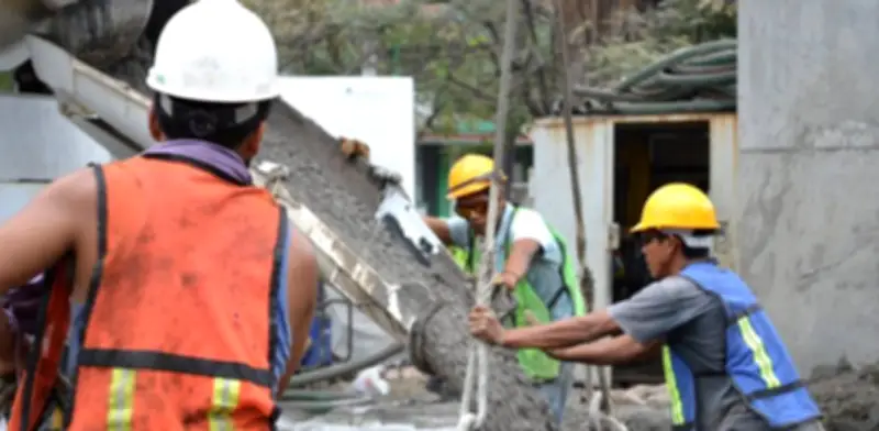 Candidatos presidenciales debaten tras suspensión del aumento del salario mínimo en Colombia