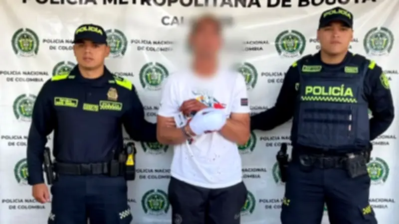 Capturado hombre que agredió a policía y atacó vehículo oficial en Suba, todo quedó grabado