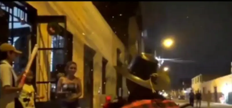 Capturan a mujer durante serenata de San Valentín en operativo antidrogas en Lima