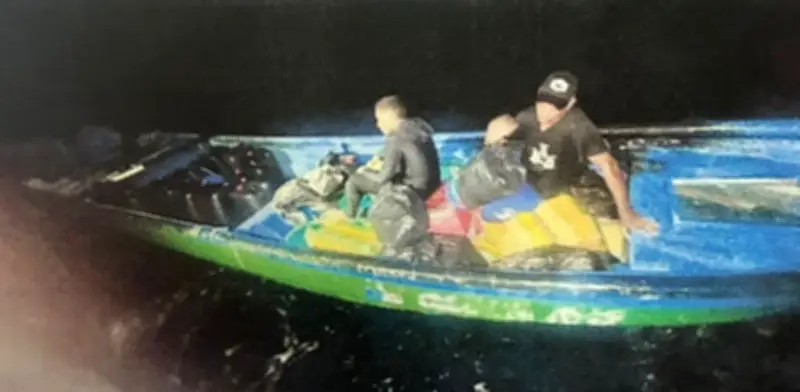 Capturan en flagrancia a dos hombres con 550 kilos de marihuana en el Pacífico colombiano