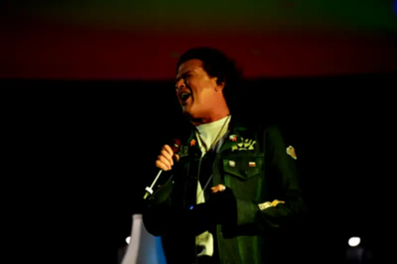 Carlos Vives anuncia su regreso a los escenarios con el 'Tour al Sol' por Colombia