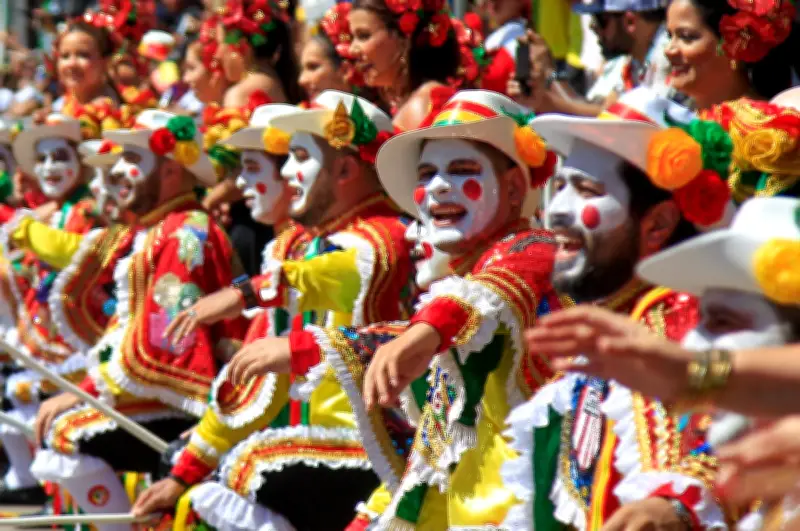Carnaval de Barranquilla 2026 proyecta más de 880.000 turistas y dinamiza economía regional